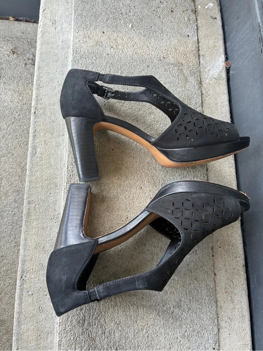 Clarks Jenness Energy black Leather 3” Block Heel platform shoes